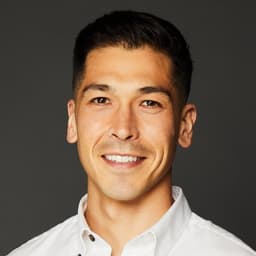 Alex Kubo headshot